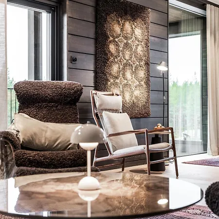 The Crown Of Fjaellen By Hilla