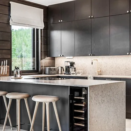 The Crown Of Fjaellen By Hilla