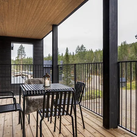 The Crown Of Fjaellen By Hilla